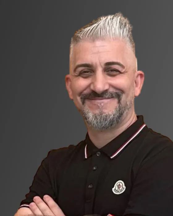 Onur Ö., Auftraggeber einer Fassadenreinigung